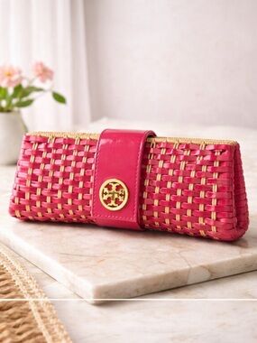 TORY BURCH  Pink Raffia Woven Clutch | Gold Logo Accent | Spring Summer Handbag